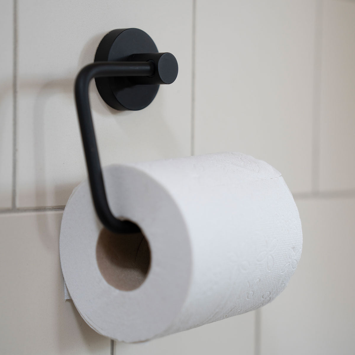 Toalettpapirholder Smedbo Home Svart Matt